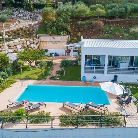 Luxury Con Piscina Privata Vista Mare - *