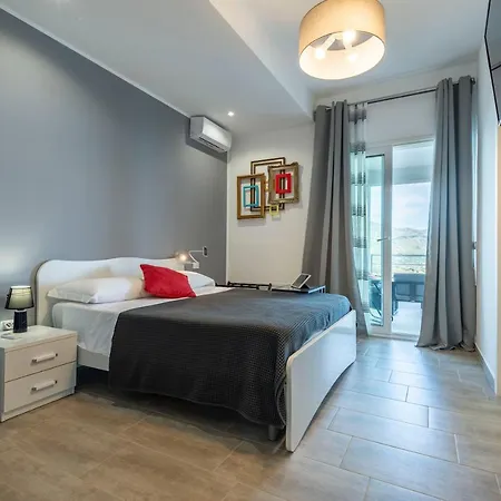 Villa Luxury Con Piscina Privata Vista Mare - *