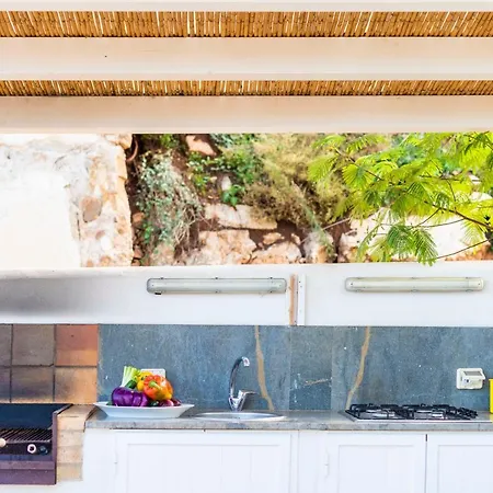 Luxury Con Piscina Privata Vista Mare - *
